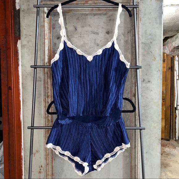 La Perla Beige Lace Navy Blue Plisse Sleeping Set